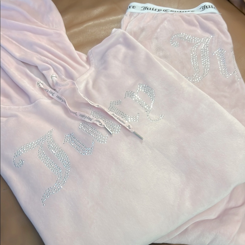 Juicy Couture Pale Pink Soft Velvour Tracksuit/ Loungewear Set